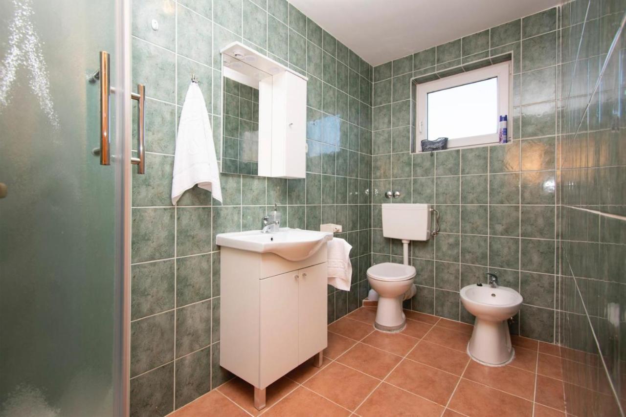 Family Holiday Apartments Lucia Vodice Exterior photo