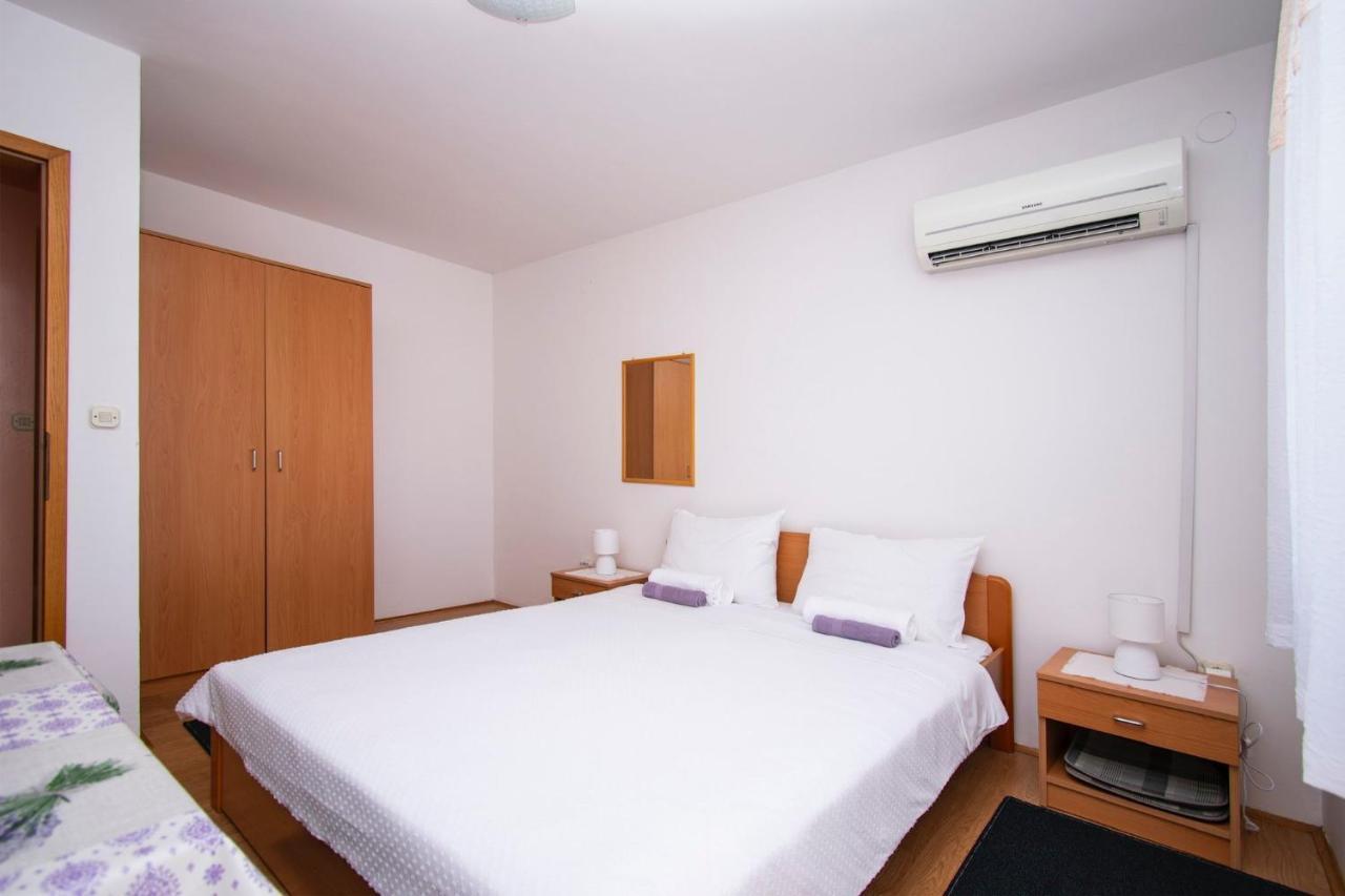 Family Holiday Apartments Lucia Vodice Exterior photo
