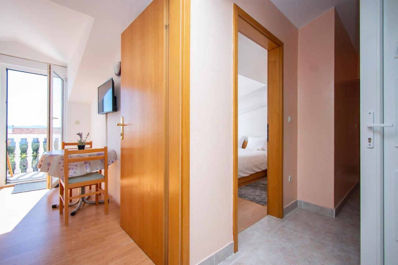 Family Holiday Apartments Lucia Vodice Exterior photo